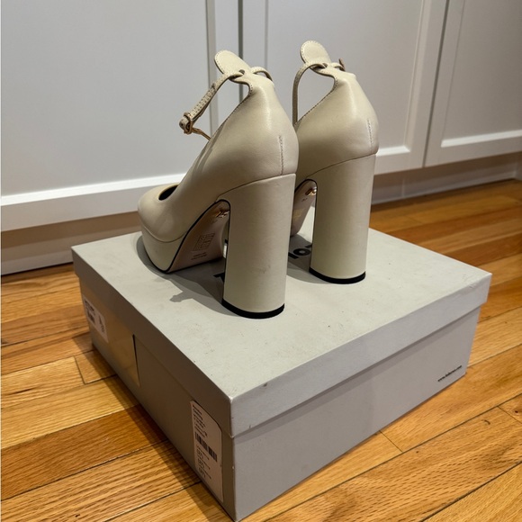 Lola Cruz Nother Off-White Platform Pump (Size: 37) - Picture 3 of 4